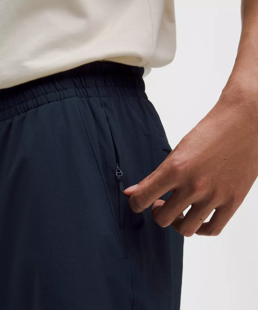 Zero Tucks Relaxed-Fit Short 8"