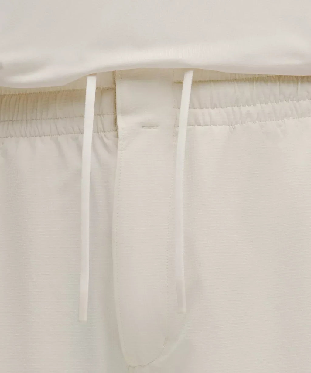Zero Tucks Relaxed-Fit Short 8"
