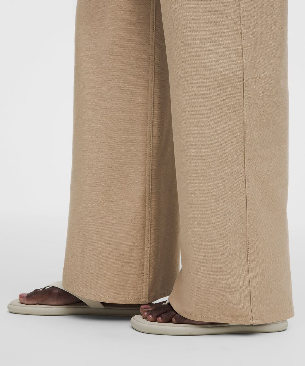 lululemon EasyFive Low-Rise Classic Wide-Leg Pant Short